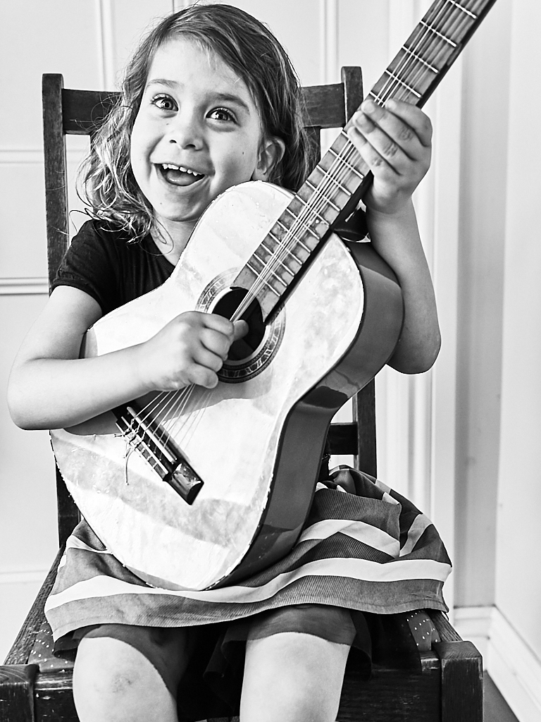 honey blue photography girl playing guitar
